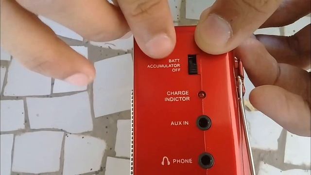 Unboxing the Sonilex FM Radio. смотреть онлайн