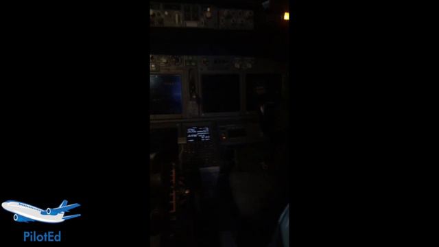 ✈ Boeing 737 COLD and DARK startup ✈ REAL AIRCRAFT!! смотреть онлайн