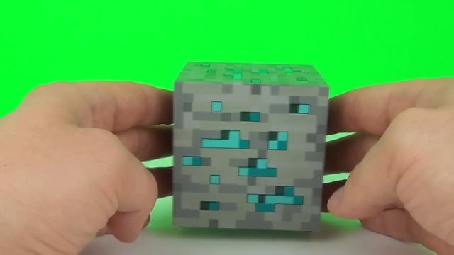 Minecraft Light-Up Diamond Ore Interactive Block Toy Review & Unboxing, ThinkGeek смотреть онлайн