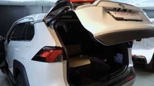 Toyota RAV4 - электропривод багажника, контроль слепых зон, пороги, подогрев руля и зеркал