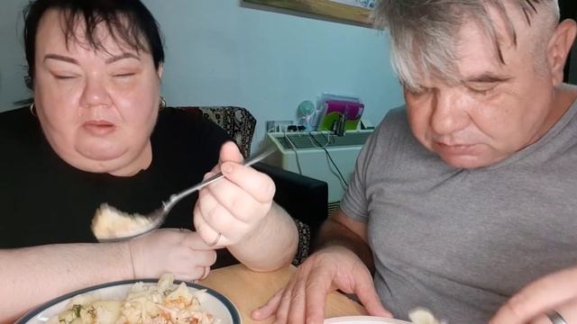 Мукбанг ? все как обычно кушаем и болтаем. СОВЕТУЕМ ДОСМОТРЕТЬ ДО КОНЦА. смотреть онлайн