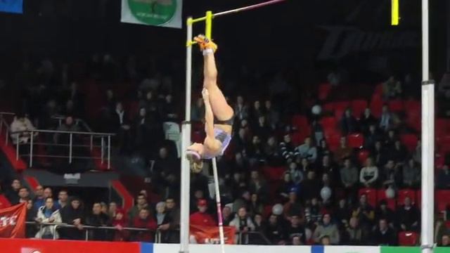 CIMG2220.AVI Jirina Ptachnikova 4.70m Czech Republic record 2/11/12 смотреть онлайн