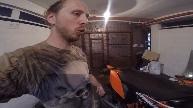 KTM 690 Adventure - Подготовка к мототуризму смотреть онлайн