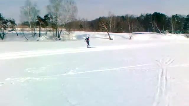 лыжник ускоряется коньком смотреть онлайн