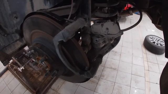 Замена задних тормозных колодок Mazda CX-9 2019 г. на пробеге 25900 км!!!!! смотреть онлайн