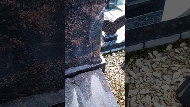Розы на памятнике из гранита к сравнению два варианта смотреть онлайн