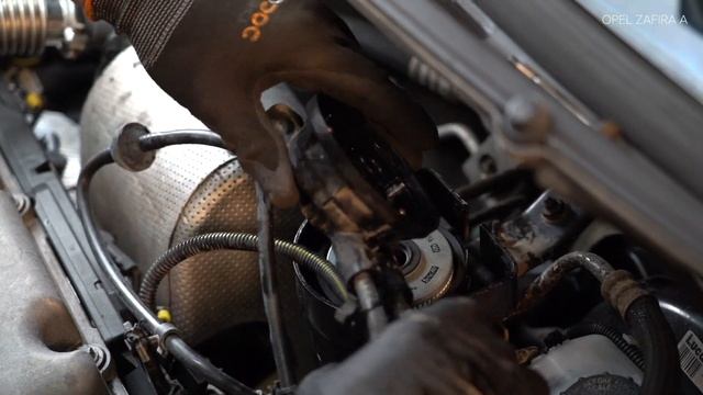 How to change fuel filter OPEL ZAFIRA-A (T98) [TUTORIAL AUTODOC] смотреть онлайн
