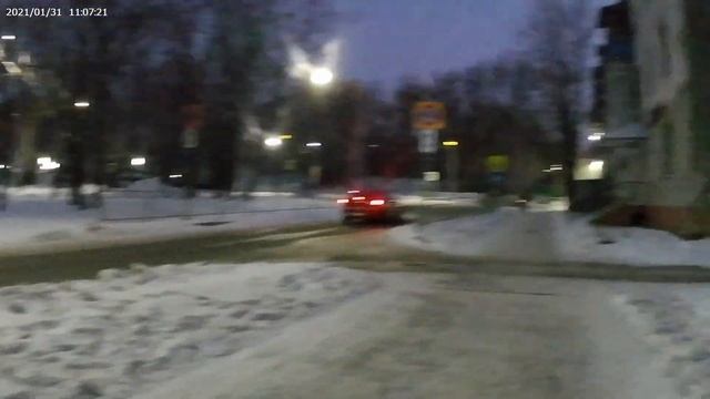 Пример видеосъёмки на Digma DiCam 880 при недостаточном освещении