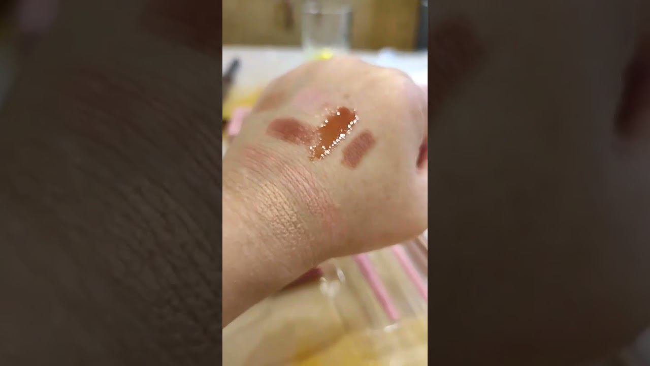 ESSENCE HUGS&TEDDIES eye&face palette! смотреть онлайн