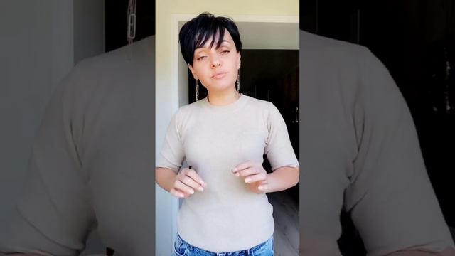 Про жесты во время публичного выступления смотреть онлайн