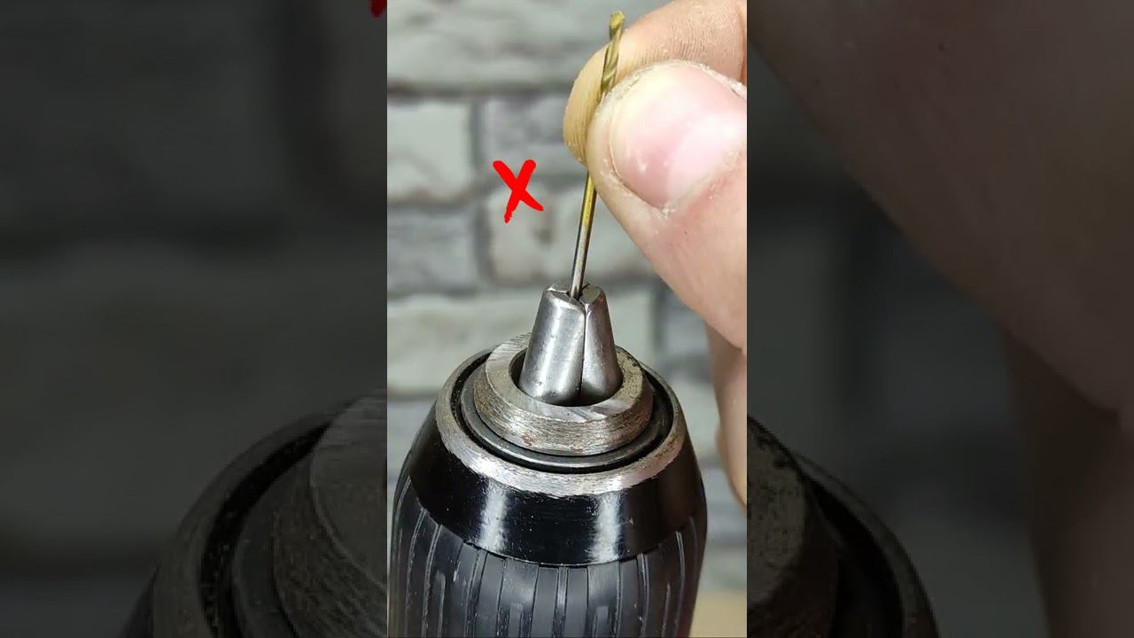 Обязательно запомни эту хитрость! Как можно легко зажать маленькое сверло в патроне дрели? #shorts смотреть онлайн