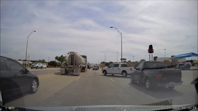 Near Miss смотреть онлайн
