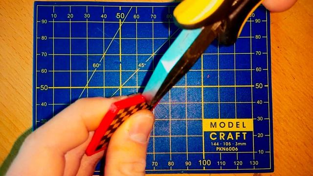 The World's Tiniest Playable Backgammon/Checkers Board смотреть онлайн