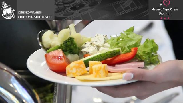 Шикарный шведский стол на завтрак в «Маринс Парк Отель Ростов» смотреть онлайн