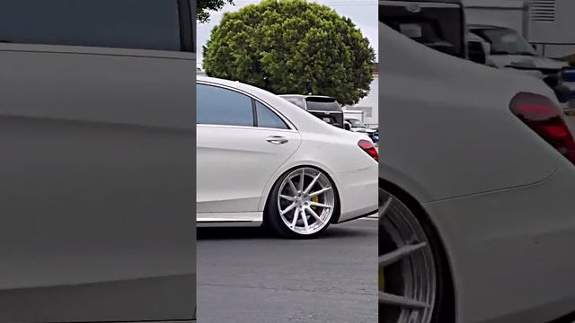 Белый Mercedes смотреть онлайн