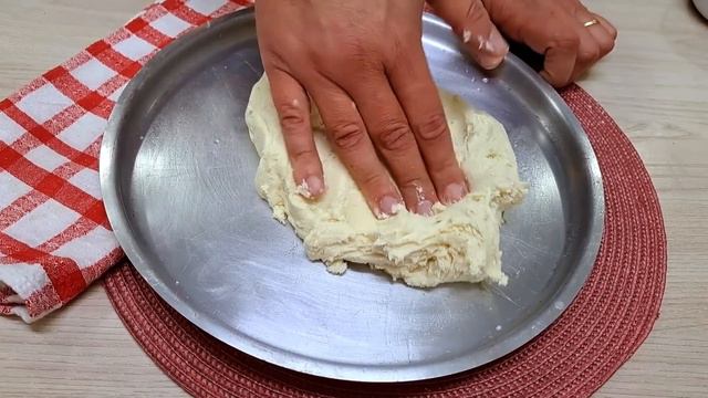 PIZZA CASEIRA SEM GLÚTEN MASSA SEQUINHA E DELICIOSA | NOSSA COZINHA смотреть онлайн