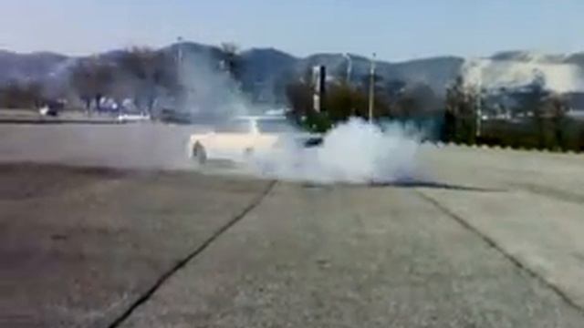 Nissan Laurel hc33 Burnout Novorossiysk смотреть онлайн