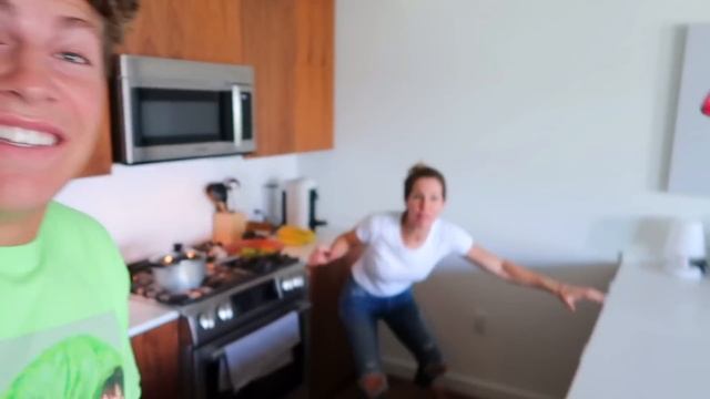 MOM REACTS TO CRAZY DARES! (she was mad...) смотреть онлайн