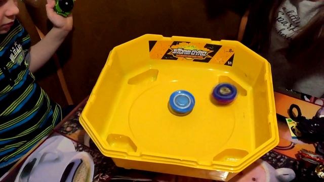 Бейблейд Воздушный Рыцарь сломал Аматериуса на части, Beyblade Air Knight Обзор смотреть онлайн