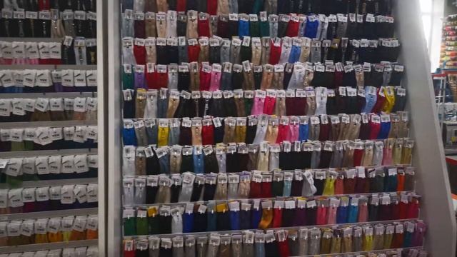 Отдел фурнитуры швейного магазина ZIGZAG смотреть онлайн