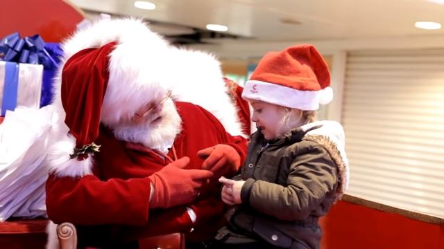 Santa signing to child смотреть онлайн