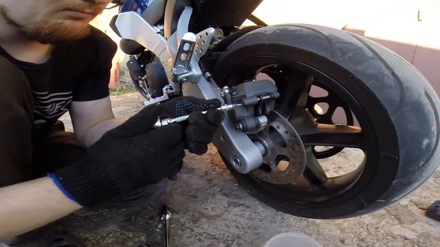 Buell Xb9sx City X - #2 Замена колодок заднего тормоза и особенности обслуживания; Rear Brake;
