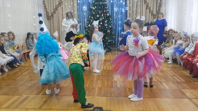танец кукол на новогоднем утреннике в детском саду смотреть онлайн