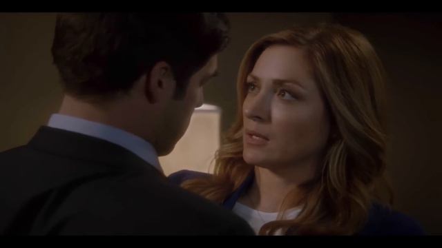 Frankie Kisses Maura смотреть онлайн