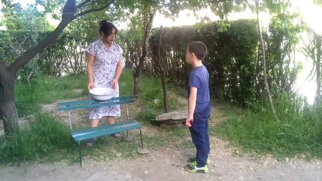 Инсценировка рассказа Носова Н. " Огурцы". Семья Плотниковых смотреть онлайн