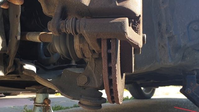 Renault Captur 2014 replace front brake pads смотреть онлайн