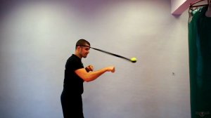 Координация: мячик на резинке