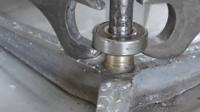 Восстановление убитого вала под подшипник. Микросварка. смотреть онлайн