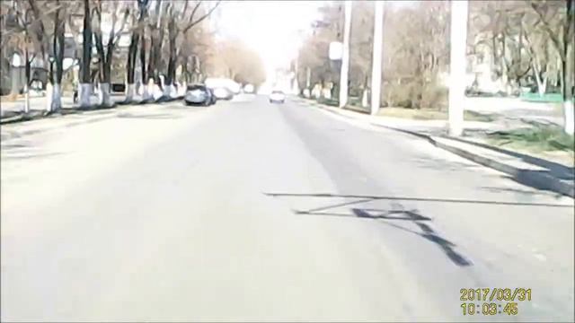 31 03 2017 пешеходы - переходят дорогу не оглядываясь смотреть онлайн