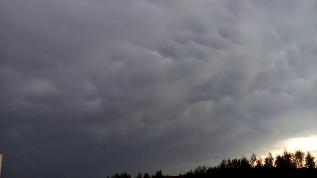 Жуткие, очень редкие тропические облака в Кемерово смотреть онлайн