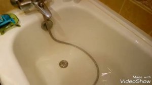 Что делать, если пробка застряла в сливном отверстии ванны