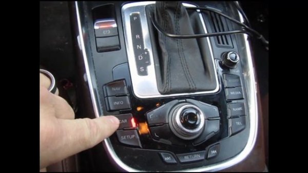 Audi Q5 Windshield Wiper Replacement