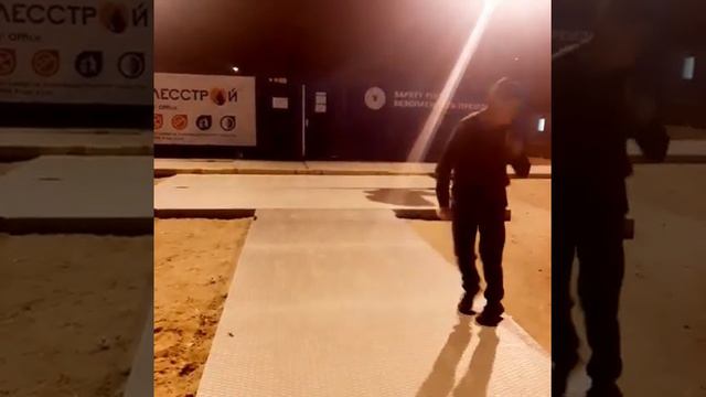 Тот самый парень с ГПЗ. Танцует от души. смотреть онлайн