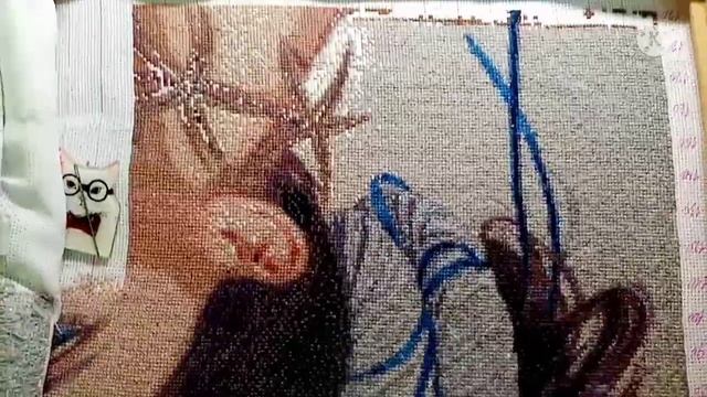Хвостики на лице?Девушка в синем продвижения. смотреть онлайн