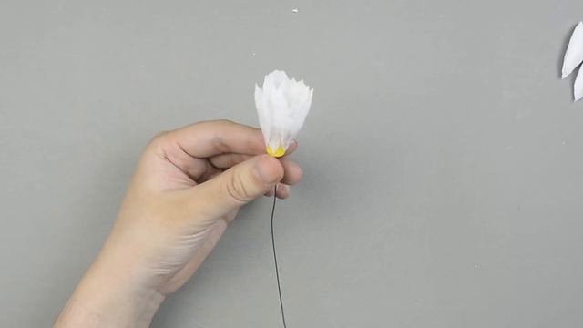 Crepe Paper Daisy Flower Tutorial | DIY Paper Daisy Flower | Creative DIY смотреть онлайн