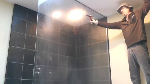 Breaking tempered glass shower wall door. смотреть онлайн