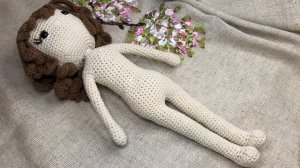 Парик для куклы из пряжи крючком