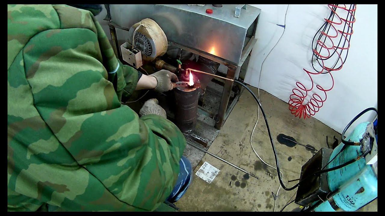 Гараж. Печурга НЕ японца. Управление пламенем - краником, от фиолетового, до апельсиново-солнечного. смотреть онлайн