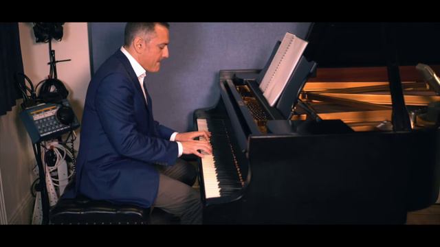 Wedding Pianist - Grow Old With Me (Tom Odell) - Bryan Edery смотреть онлайн