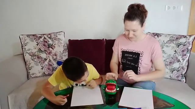 играем с крокодилом, что получится? we play with a crocodile, what happens? смотреть онлайн