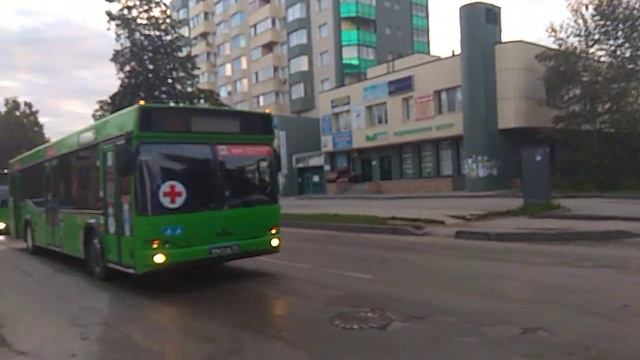 Колонна "военных" автобусов проехала по Бердску в военный городок смотреть онлайн