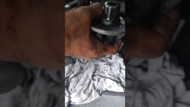 kia pregio oil cooler o.ring problem.the radiator water and oil mix. смотреть онлайн