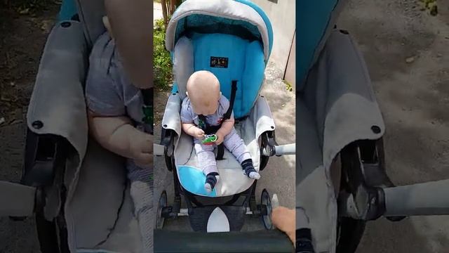 Первая прогулка в сидячей коляске смотреть онлайн