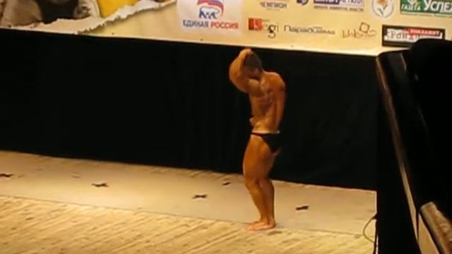 Бодибилдер зажигает.AVI смотреть онлайн