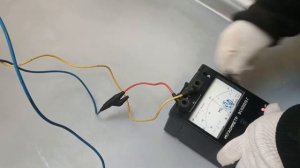 Проверка удельного сопротивления антистатического покрытия.