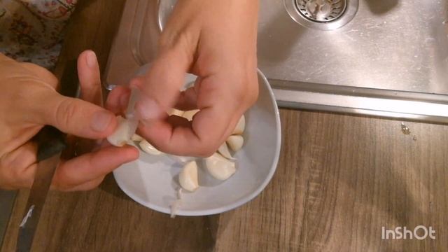 Чеснок чистим без труда ☝️?? смотреть онлайн